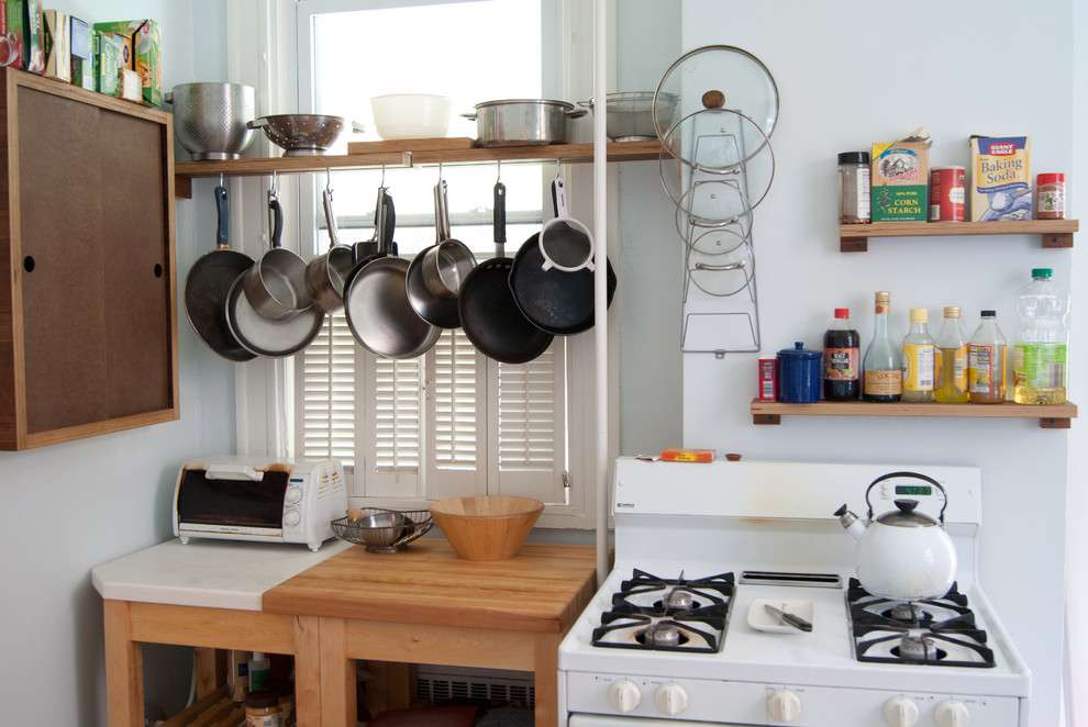 Việc sắp xếp đồ đạc trong bếp là vấn đề quan trọng giúp bếp của bạn luôn sạch sẽ và tiện nghi. Hãy xem những hình ảnh sắp xếp đồ đạc trong bếp để tìm được những cách sắp xếp tối ưu cho căn bếp nhà bạn.